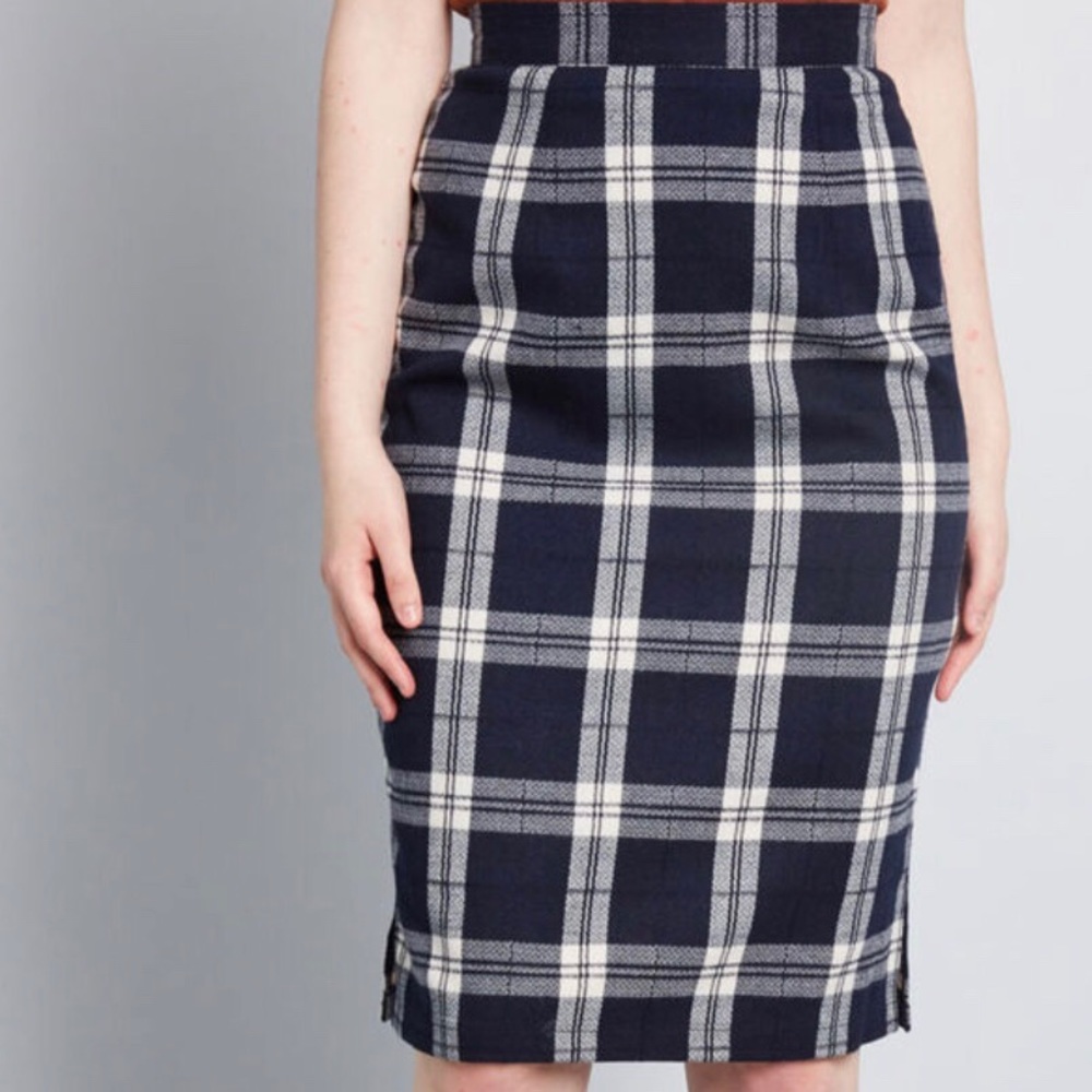 ModCloth Plaid Pencil Skirt